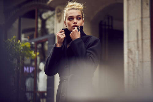 look_3_women_single_170