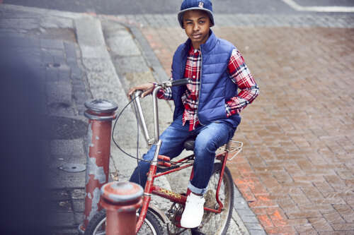 look_1_senior_boy_1_single_066