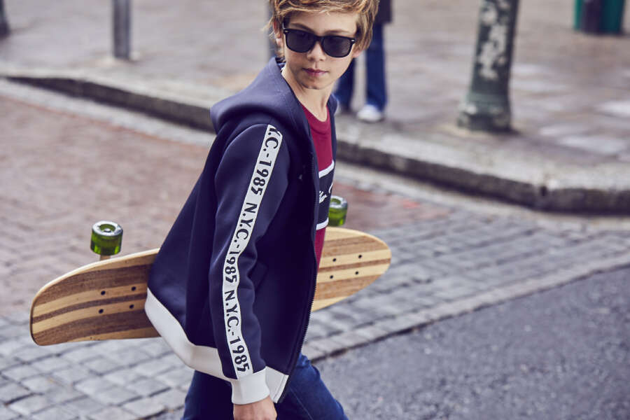 look_2_senior_boy_2_single_058